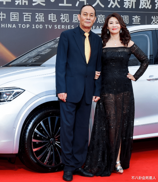 朱珠|?最新红毯来袭！朱珠性感露背，袁姗姗深v礼服，任嘉伦绅士风