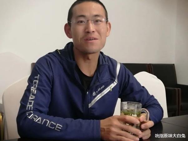 |梁晶遇难，甘肃马拉松比赛，为何变天了还往前跑？1600元奖励难拿