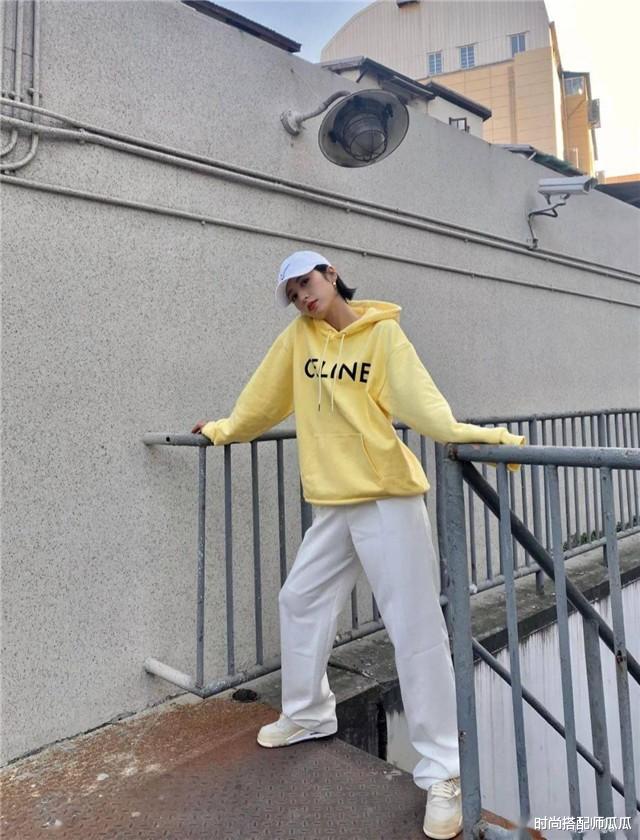 时尚搭配师瓜瓜 今秋这条“豆腐裤”火了，舒适优雅减龄，三四十岁的女人穿上真美