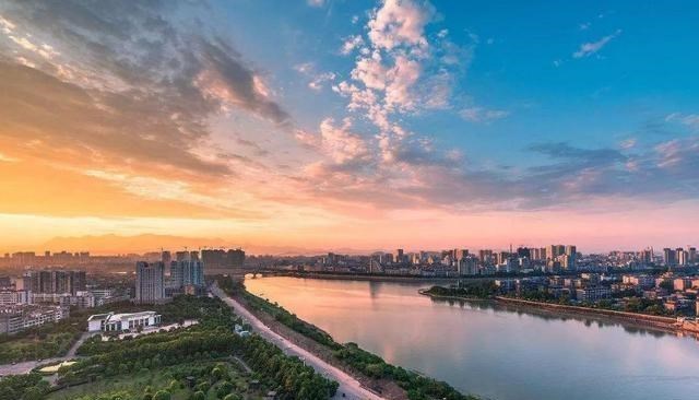 他很好 江西又一商场面临关门，位于黄金地段，现如今走向“没落”