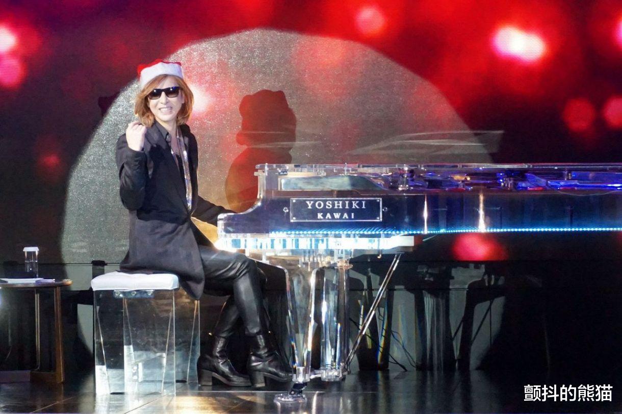 圣诞节|YOSHIKI圣诞老人登场~时隔二年重返日本