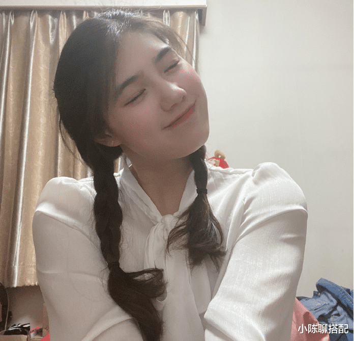 小陈聊搭配|“碟后”张雨霏夺得四枚奖牌，私服简单清爽又时髦，很有明星范