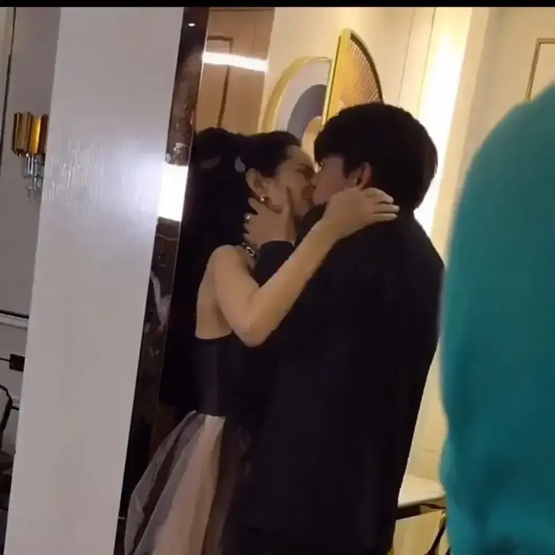吻戏|男演员拍完吻戏竟然要呕吐，这个女演员估计挺尴尬的