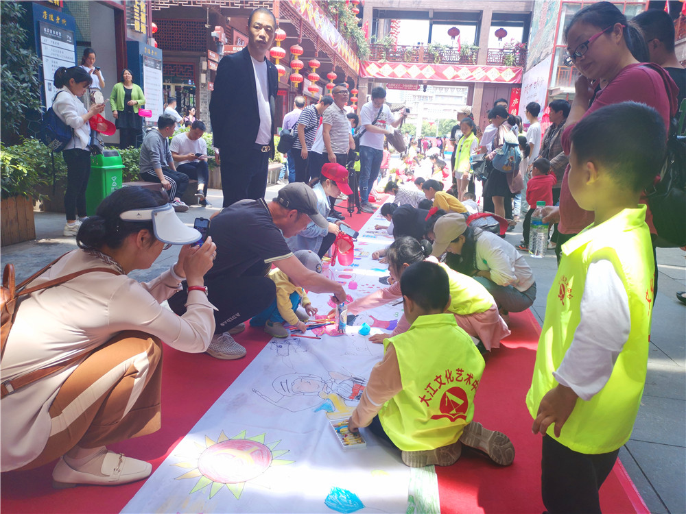 吉安大视界 江西吉安庐陵老街：百名青少儿共绘百米大型画卷 献礼建党百年