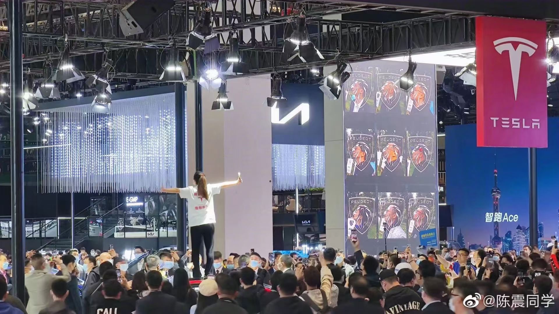 天眼查 特斯拉上海車展秒變維權現場