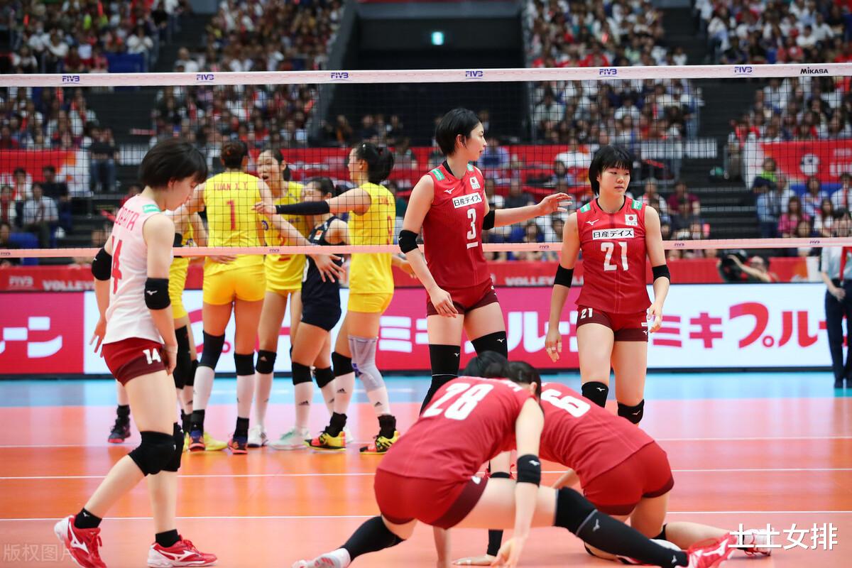日本队|中日女排大战！日本临阵换人，日本“魏秋月”受重用