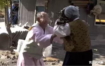 凯叔讲故事|“我14岁嫁给你，90岁依然爱你”，这对韩国夫妻让我泪目了