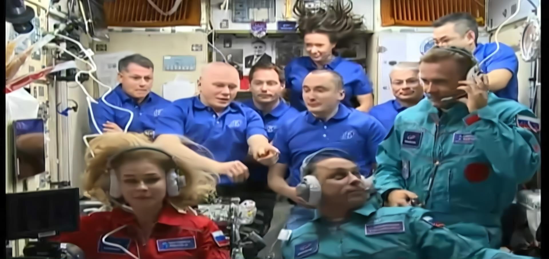 航天员 历时12天，首部“太空电影”拍摄已完成，联盟号和摄制组返回地球