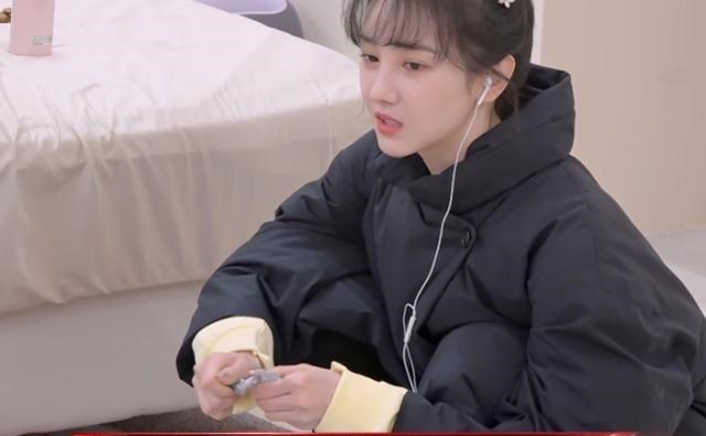 陈小纭|陈小纭自爆整骨10次，看到她早上做的第一件事，再也不羡慕她美了