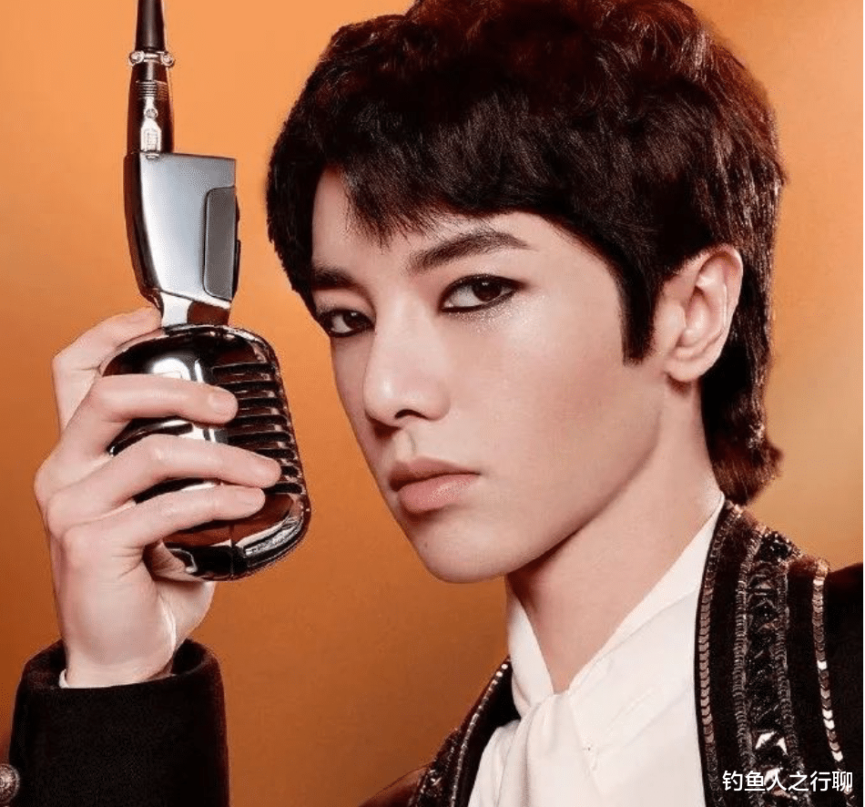 黑粉|媒婆妆、烈焰红唇、脸色蜡黄，他们这广告物料怕不是黑粉拍的吧？