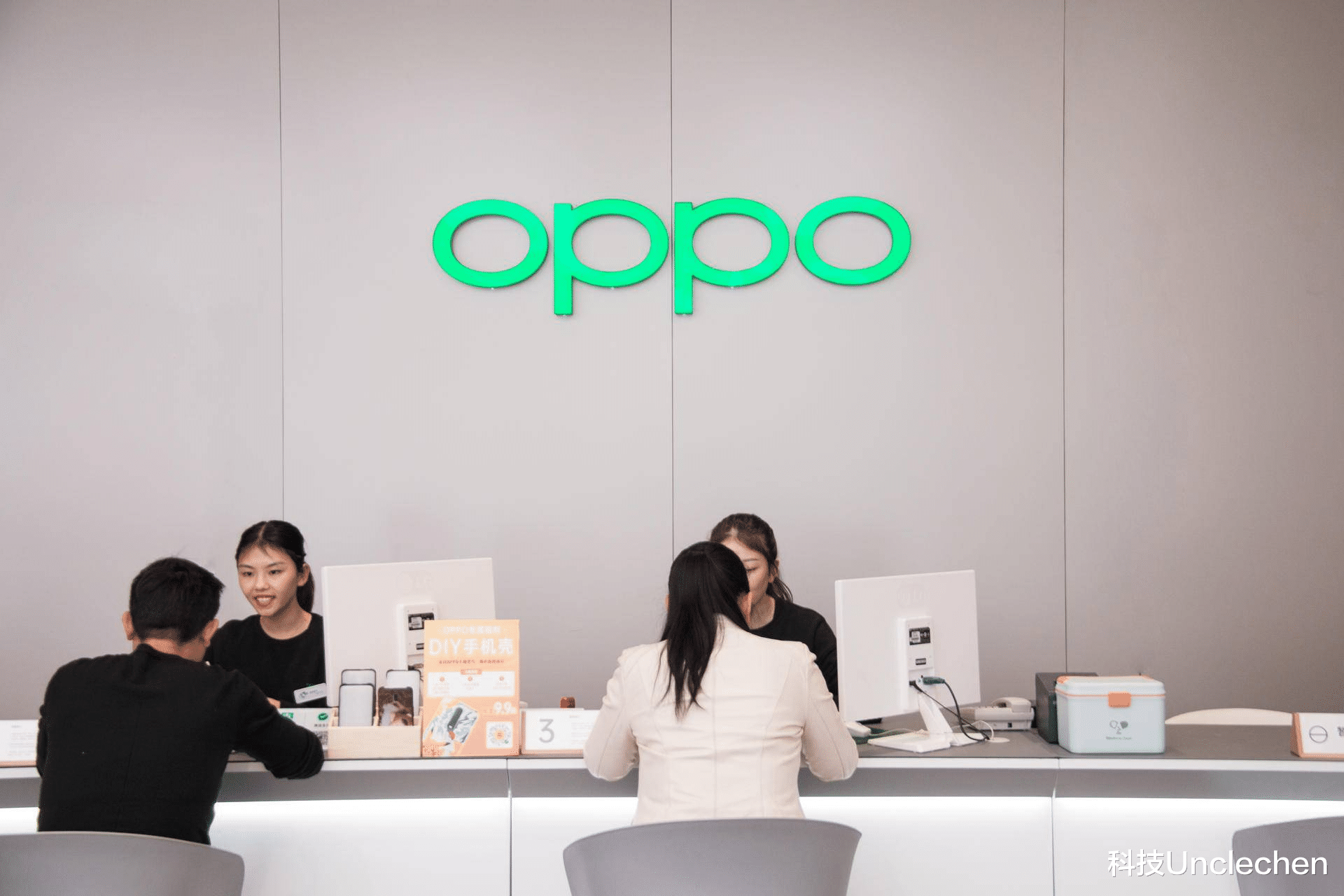 oppo reno|10月手机销量排行出炉：苹果第一，这家国产品牌竟然紧随其后？