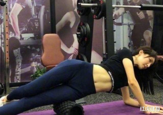 金晨|金晨晒健身照火上热搜,4块腹肌抢镜,“王炸”的背后有多自律?