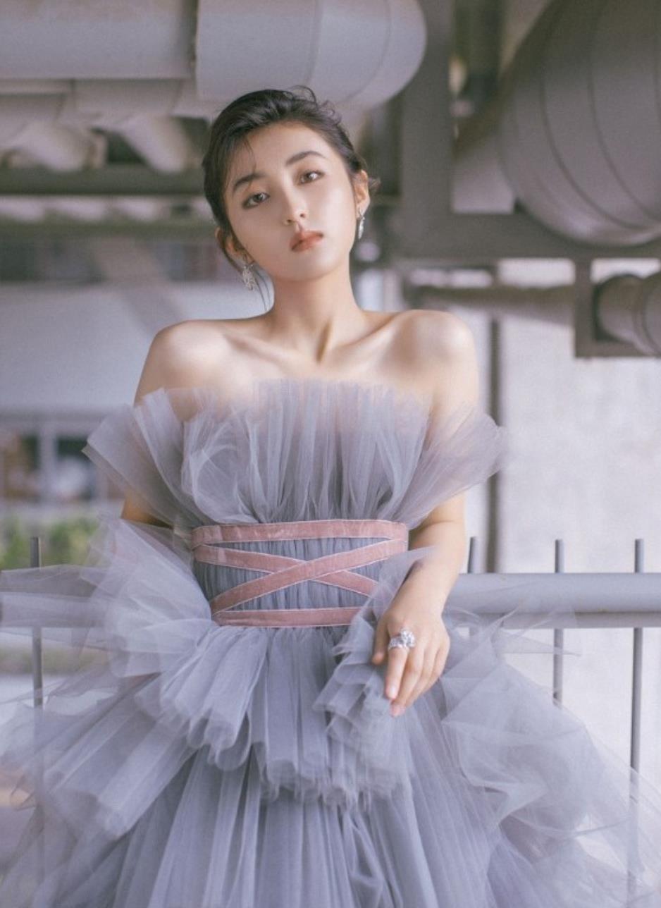 刘浩存|四小花旦争上位,张子枫冲刺影后备受看好,刘浩存却被质疑