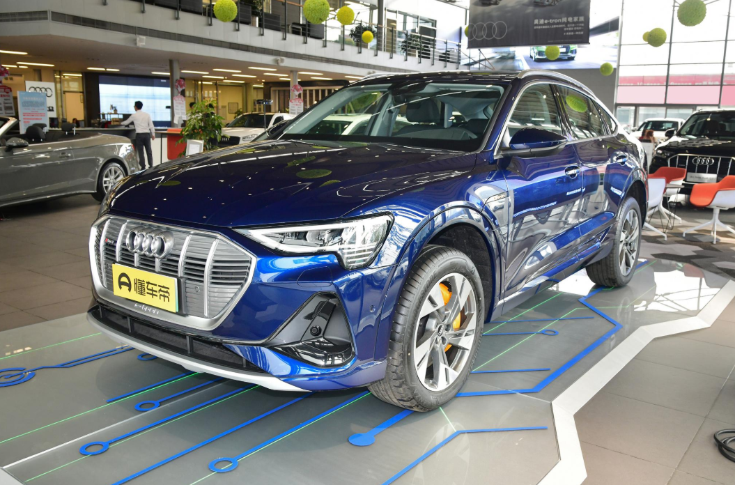 奥迪|别说X6，卡宴都不香，搭载quattro+空气悬挂，豪华不输奔驰GLS