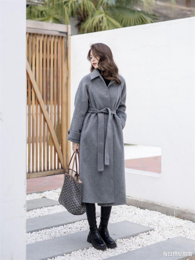 每日搭配指南 为什么你穿大衣不够高级?学会这4个搭配技巧,优雅知性显气质