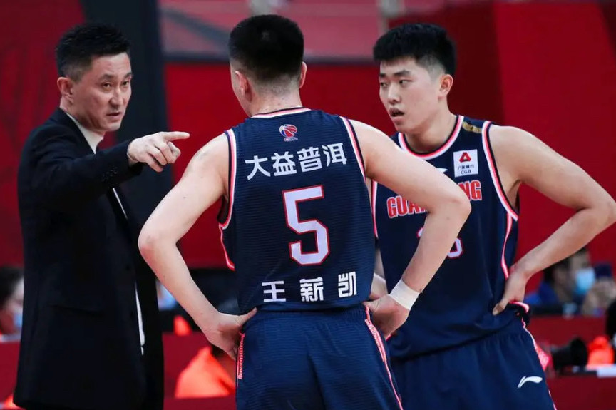 那些你很冒险的梦 杜锋没看错人！两名小将发挥抢眼：张明池16＋3，张皓嘉送7次助攻