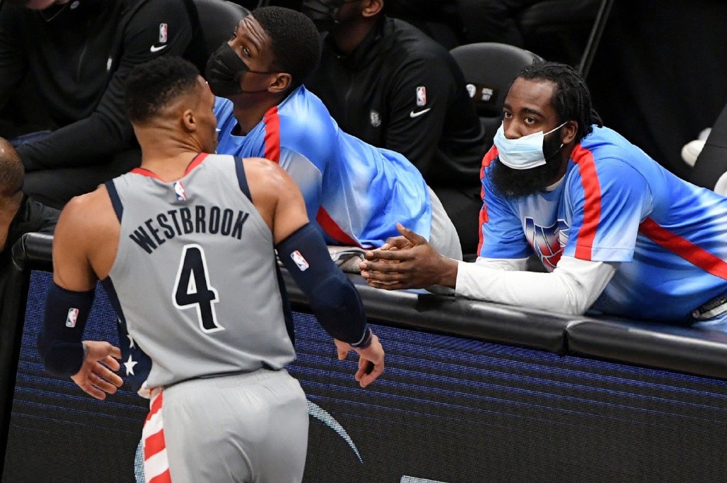 剑网1 被小卡拒绝，投靠老詹，掉到联盟第34！你只有1次击败杜兰特的机会