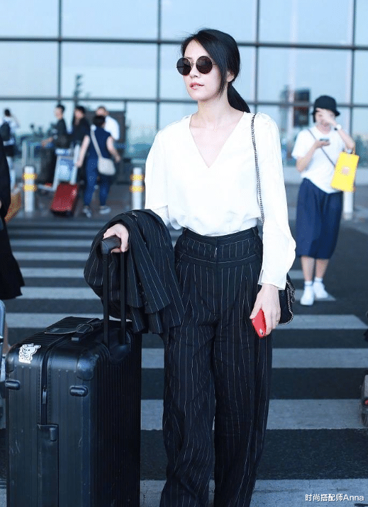 高圆圆|高圆圆的衣品真的太好了，职场穿搭轻松驾驭，吸睛能力满分还时髦