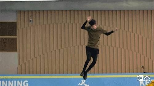 杨笠|秦霄贤究竟有多火？跨界获央视六公主点名，与白鹿拯救跑男收视