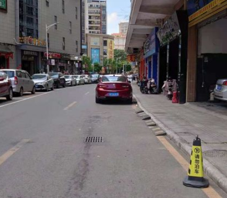 |西河两大楼盘出入必经之路: 狭窄毛病又多, 周边居民意见大!