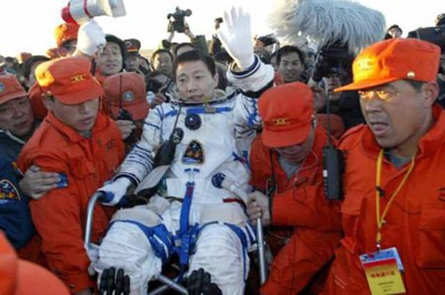 宇航员|为何宇航员着陆后需坐椅子，“平民航行”的宇航员却能自主行走？