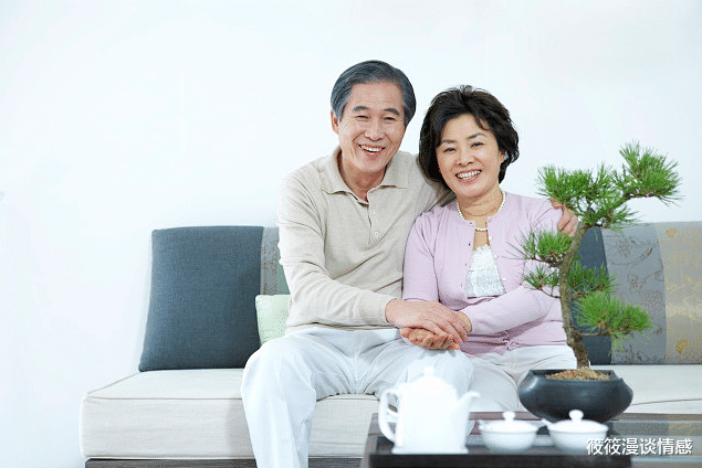 筱筱漫谈情感|62岁阿姨自述:跟2个男人搭伙过后,我发现他们真实目的,很气愤