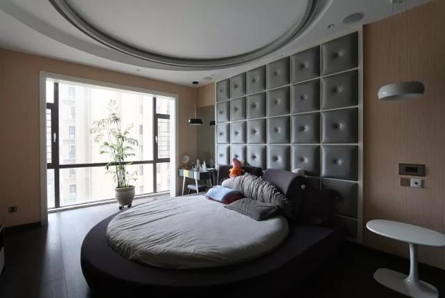 老公偏要坚持给阳台垫高9cm！次卧装走入式箱床，真心太实用！