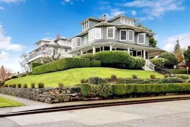 别墅与草坪，美翻了~