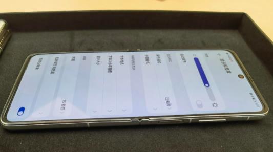 pocket|华为P50 Pocket评测:性能调校顺利,屏幕表现出众!