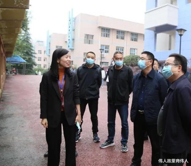 小升初|12项省级奖励，广安1美女校长发来新年贺词，沁人心脾，请您查阅
