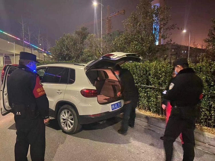 民生与消费 我为群众办实事——河南机场公安开展春雷行动为乘客出行保驾护航