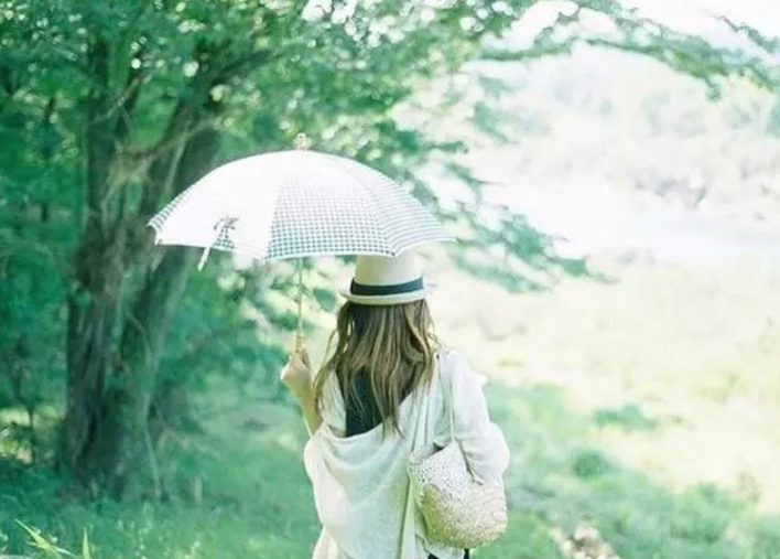 晚安墨然 无论男女，一个人“变心”后，就会有这些痕迹，掩饰不了
