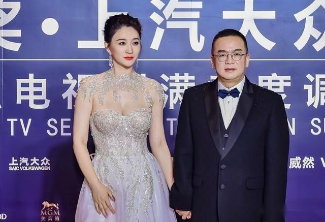 李小冉|李小冉和刘烨亲热片段曝光，刘烨抚摸位置引争议，李小冉牺牲太大？