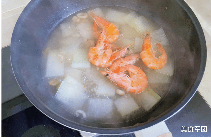 凉皮|夏天，晚餐最该吃这菜，一斤才2块，低脂又刮油，不知不觉瘦回S码