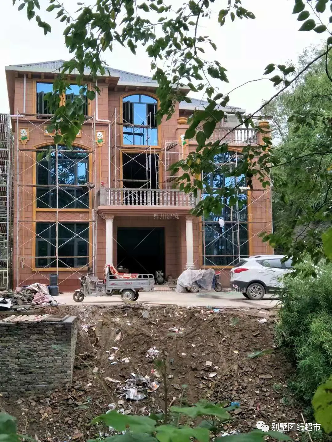 别墅|回乡建占地130㎡复式三层别墅，每天都很圆满，幸福一辈子