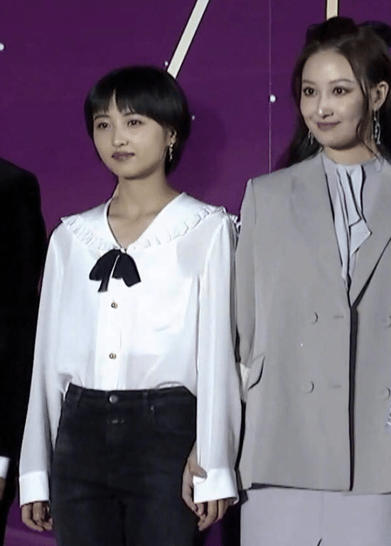 超模|北电学生走红毯:关晓彤超模感,赵薇大姐大,看张子枫:还是妹妹