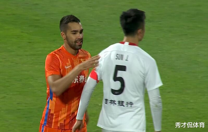 郝伟|从0-1，到2-1！泰山队绝杀郝伟却大度主动揽责，破密集防守有想法