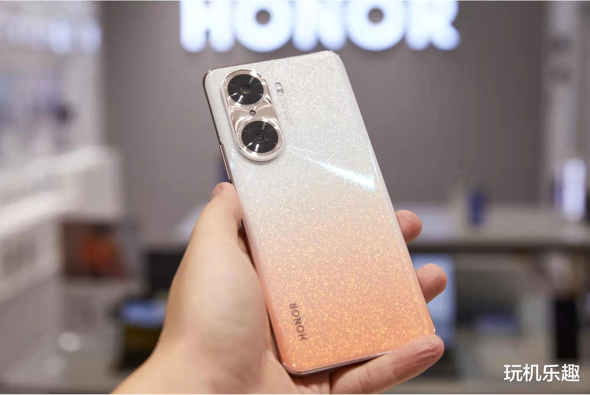 华为荣耀|荣耀60 Pro真机上手，更精致还有华为P50 Pro的感觉？