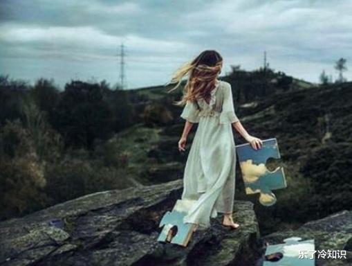 张艺谋|与张艺谋“结梁子”的两位女星，1位让张导损失近千万，1位退圈生俩娃