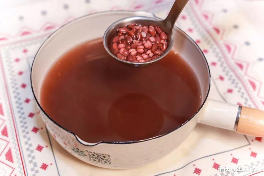 健康养生百分百 水肿是什么原因导致的？消水肿食物有哪些？快速消水肿办法有哪些