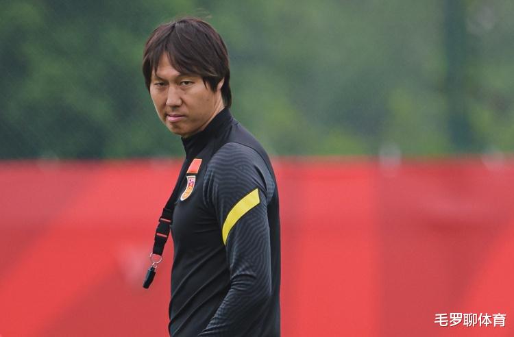 国足|国足喜从天降！头号大敌遭绝杀，李铁不能轮换，击溃马代能抢第一