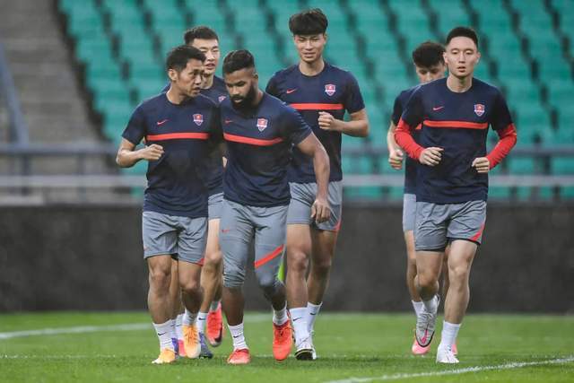 那些你很冒险的梦|中超球队新老板曝光：大手笔紧急“救场”，直接就是大股东