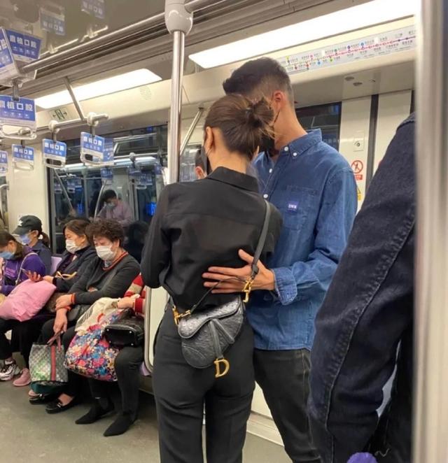 撞脸|这对CP成真了？王子文吴永恩甜蜜逛街被偶遇 网友：这个月第三次了