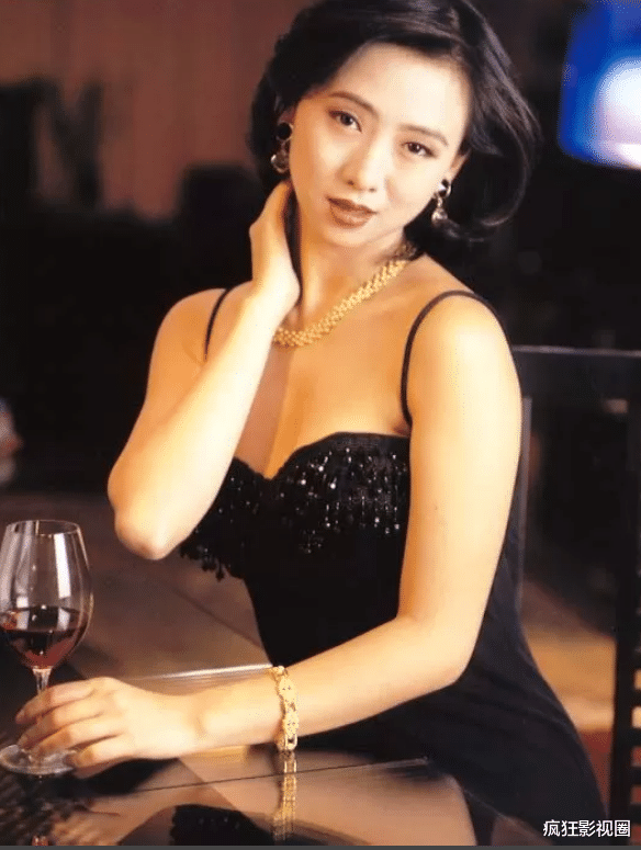 翁虹|“风情浪女”翁虹的幻灭史：被豪门扫地出门，远比你想象的精彩