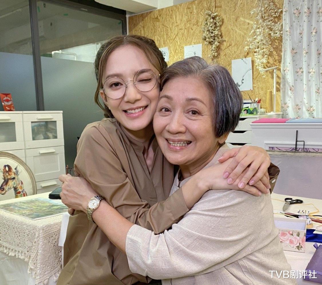 任嘉伦|TVB新剧被吐槽剧情太老套，鲍起静五集领饭盒令网友惊讶