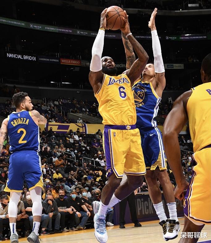 魔兽世界 湖人官宣签约达成，勇士裁掉一人，科尔嘲讽三巨头，威少或被交易