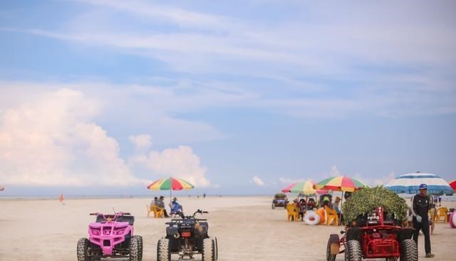 沙灘 廣西有一片絕美海灘，海水湛藍(lán)堪比三亞，免費(fèi)開放游客絡(luò)繹不絕