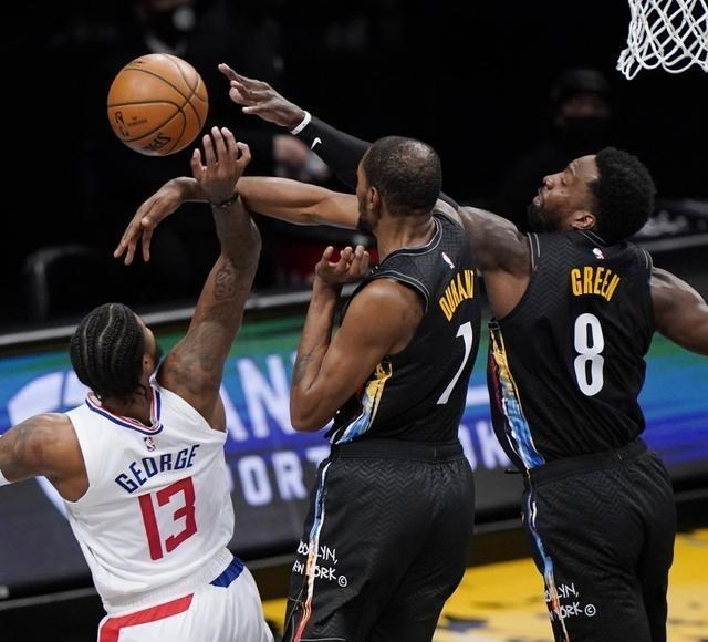 籃網(wǎng)隊(duì)|爆冷+逆轉(zhuǎn)！轟90+25，3巨頭暴走，哈登3雙歐文KD打瘋了！卡喬59分