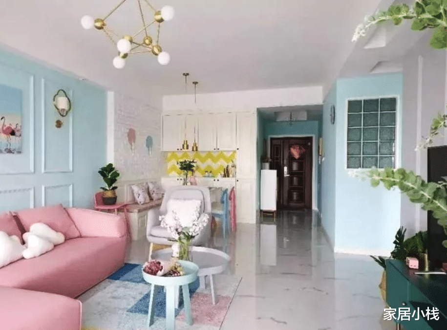 |干净利索，是客厅最基本的“待遇”