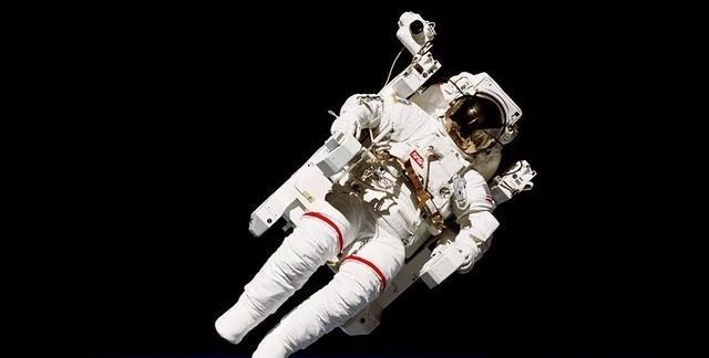 太空 宇航员在太空中发生了什么？为何返回地球后，都改变了原来的看法